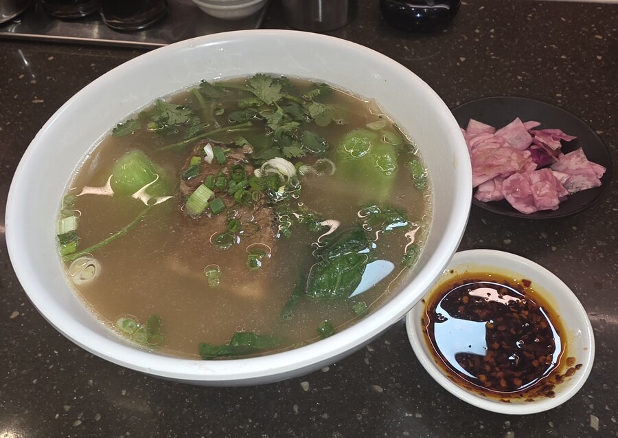 호우섬에서 먹은 맑은 우육탕면_1.jpg