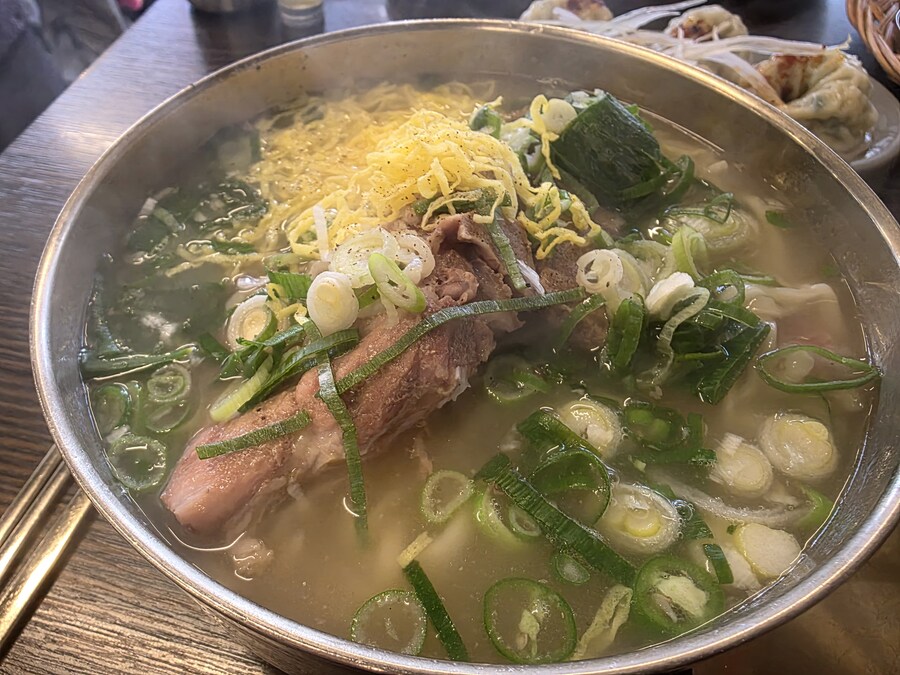 방이동 평이담백 뼈칼국수_1.jpg