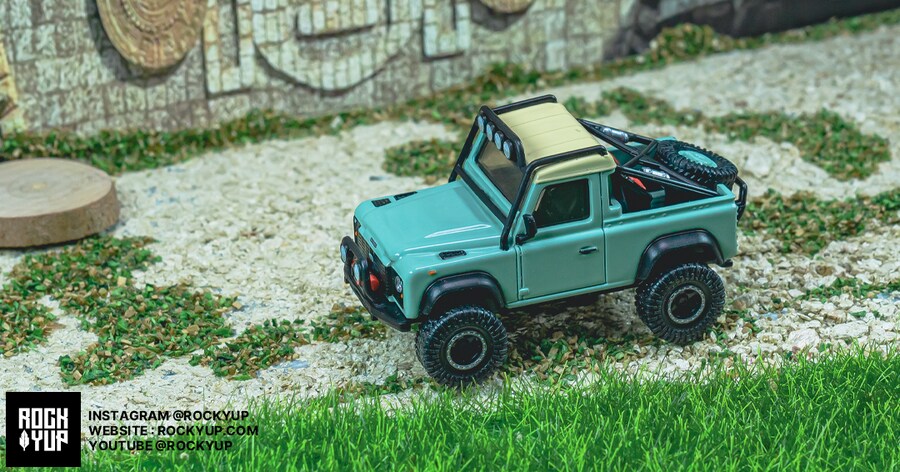 1/64 핫휠엘리트 랜드로버 디펜더90 픽업 민트_19.png