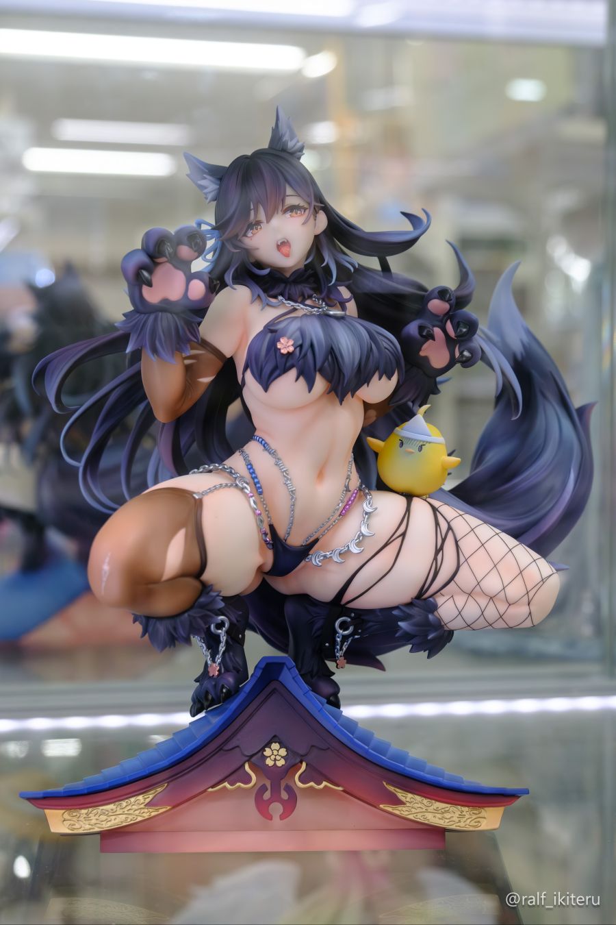 [굿 스마일] 1/7 아주르 레인 - 아타고 달밤의 누나 늑대 전시 사진 2_1.jpg