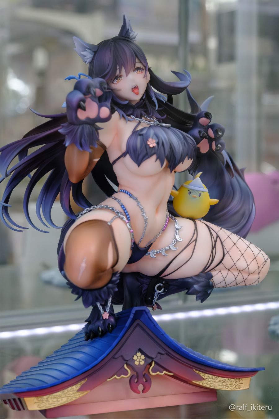 [굿 스마일] 1/7 아주르 레인 - 아타고 달밤의 누나 늑대 전시 사진 2_2.jpg