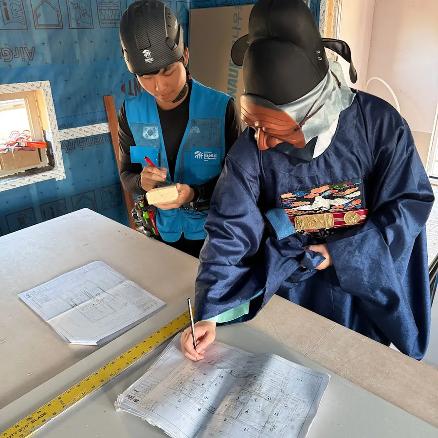 독립유공자 후손 집짓기에 참여한 버튜버_4.webp