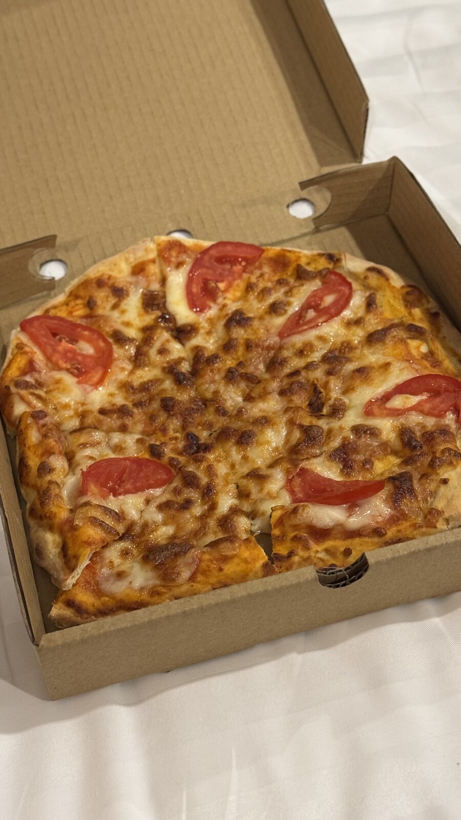 치앙마이의 100밧(4,500원) 배달 피자_2.jpg