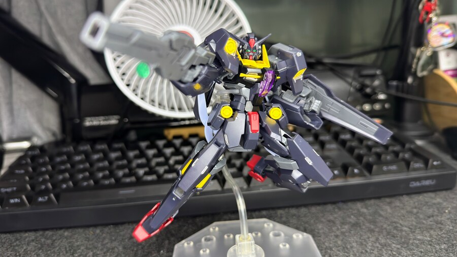 HGOO 건담 플루토네 블랙_4.jpg