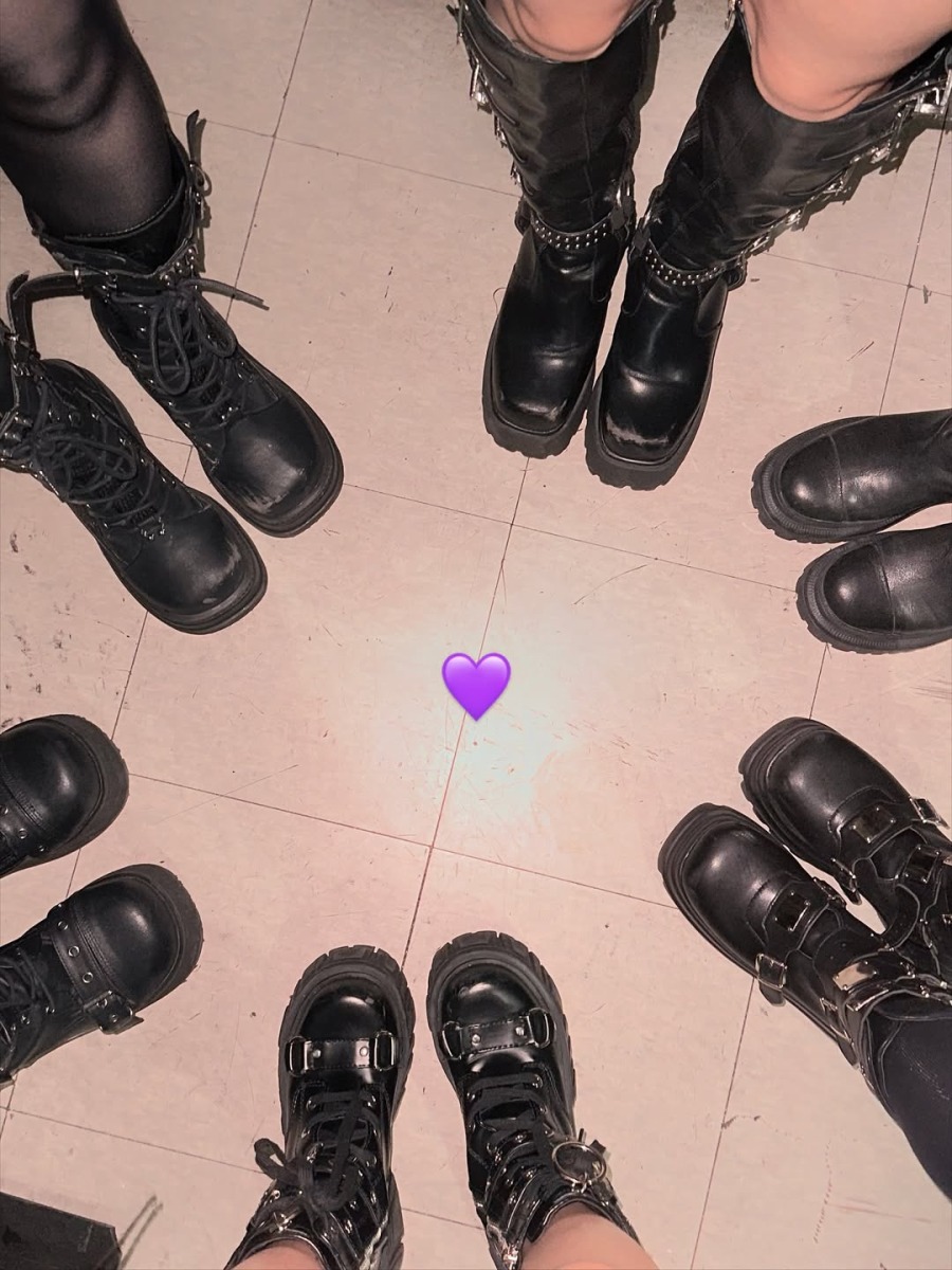 안녕하세요, 퍼플키스 이레입니다.저희 퍼플키스의 활동을 콘서트를 마지막으로 마무리하게 되었습니다.5년에 가까운 시간 동안 많은 분들께 사랑받을 수 있어 정말 감사하고 행복했 (4).jpg