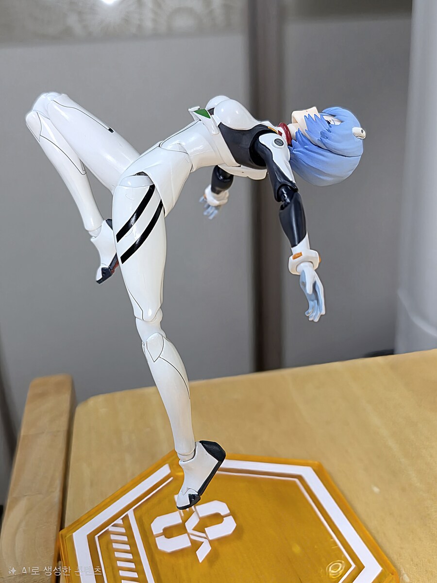 [AI수정] SHF 아야나미 레이_4.jpg