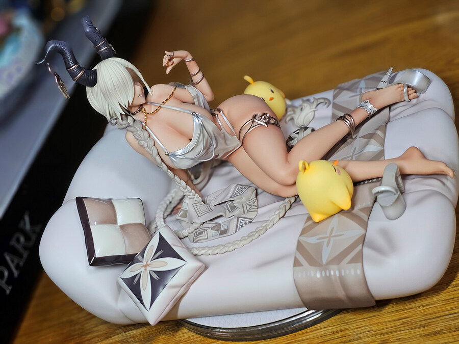 벽람항로 오와리 수영복_2.jpg