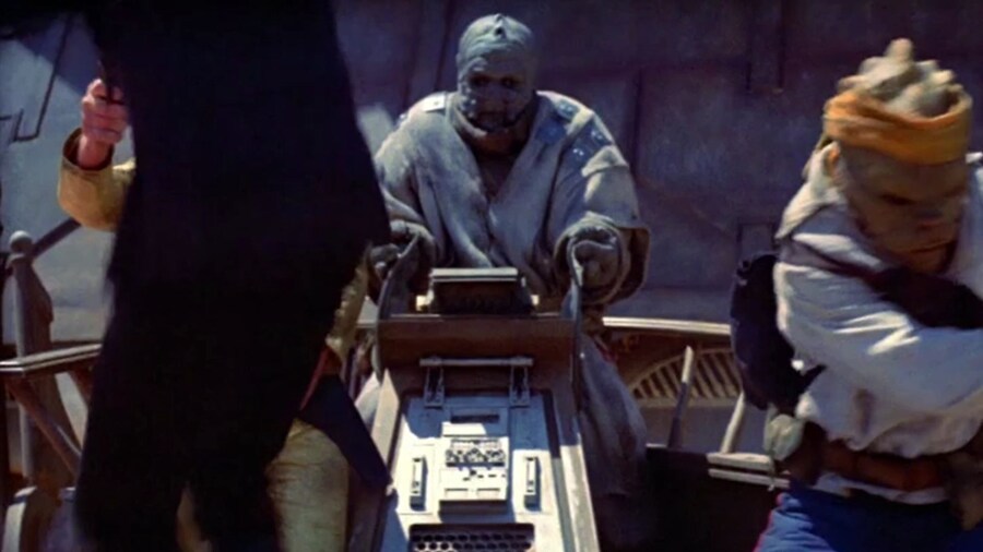 [STAR WARS]순박한 표정?의 무기딜러 포테 스니트킨_2.jpg