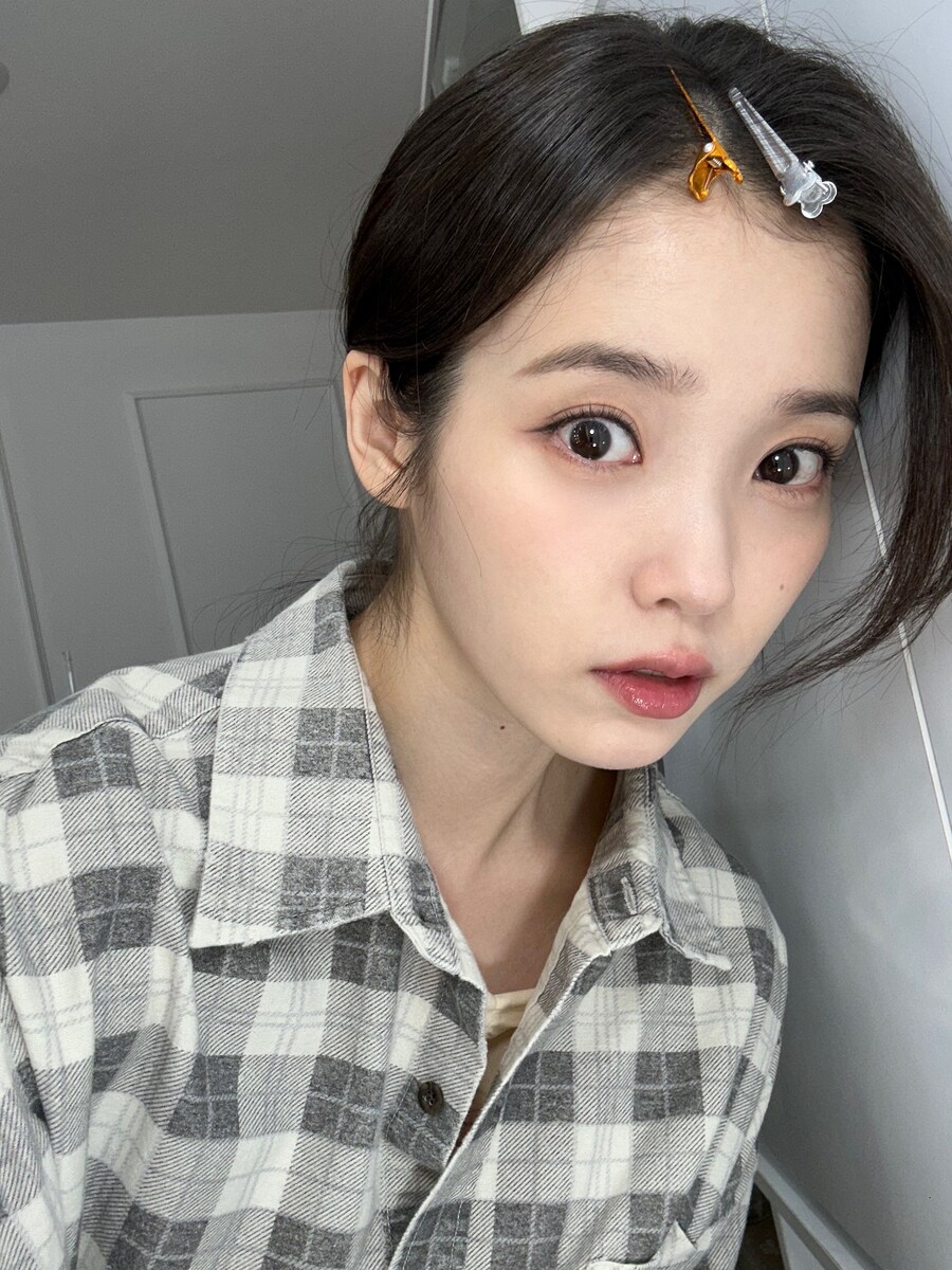 2025.11.20 아이유 베리즈 포스트_3.jpg