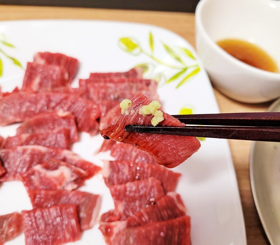 육회 썰어서 참기름장이랑 와사비간장에 먹기_4.jpg