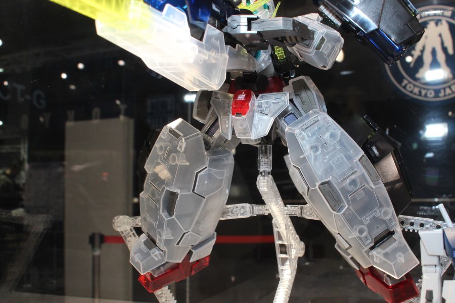 MG 건담 바체 [클리어 컬러] 도쿄점 다각도 전시 사진_4.jpg