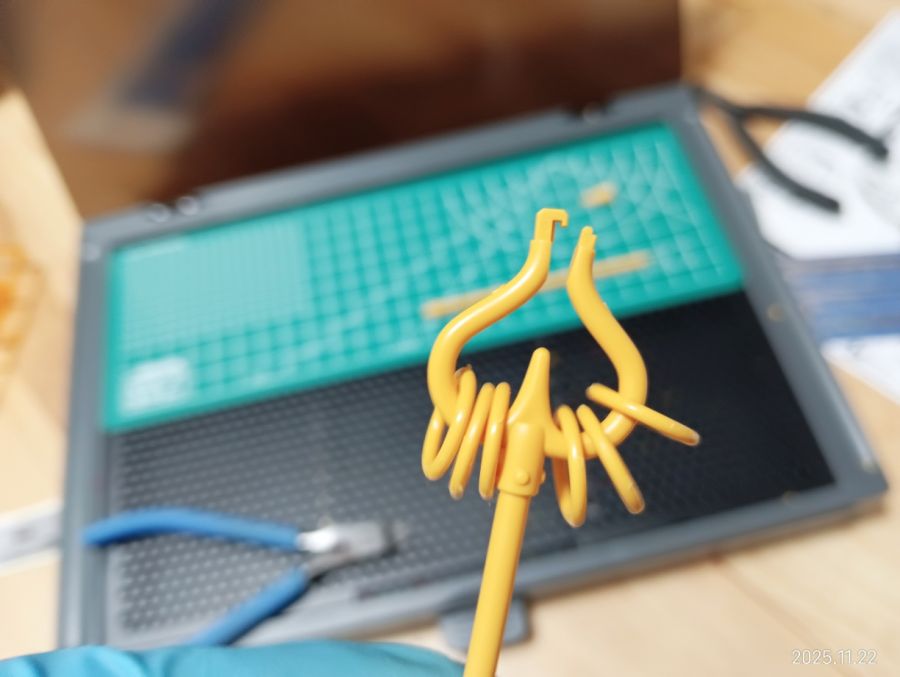 HGFC 1/144 만다라 건담 조립 진행 리뷰_53.jpg