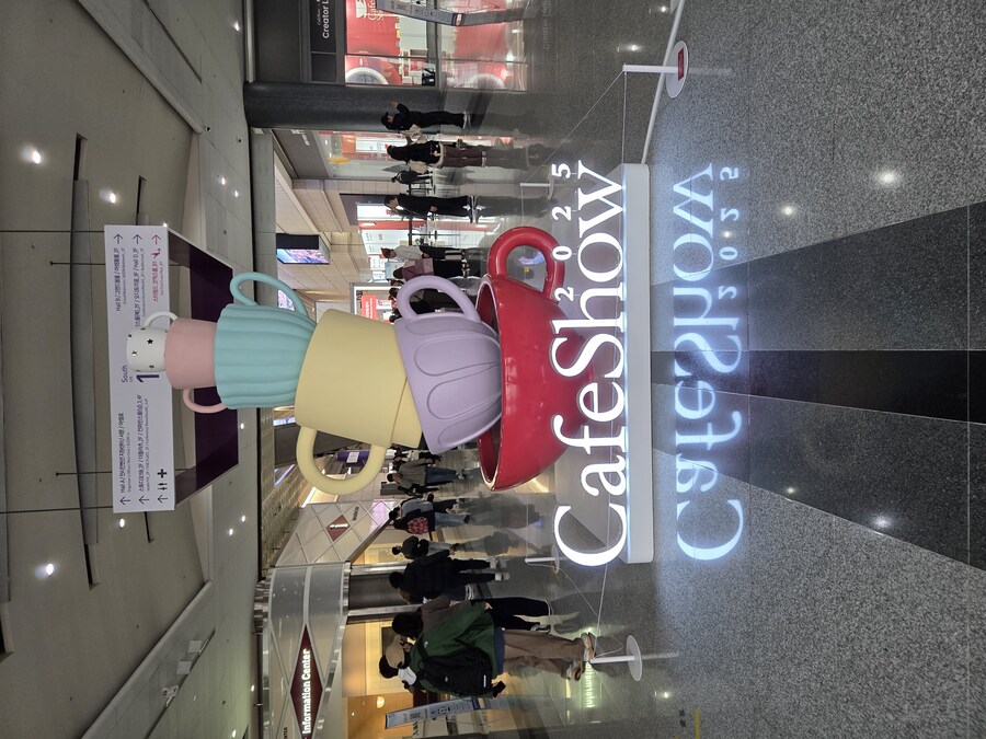 ㄹㄹㅋㅍ)카페쇼에 가다(Feat. 마법소녀 냐루비)_1.jpg