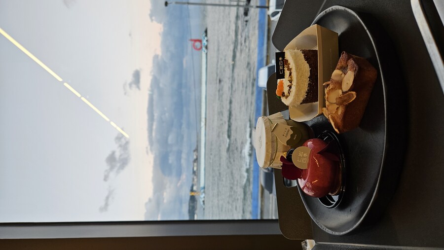 [부산]뷰 분위기 주차 빵 맛 가성비가 괜찮았던 칠암사계_2.jpg