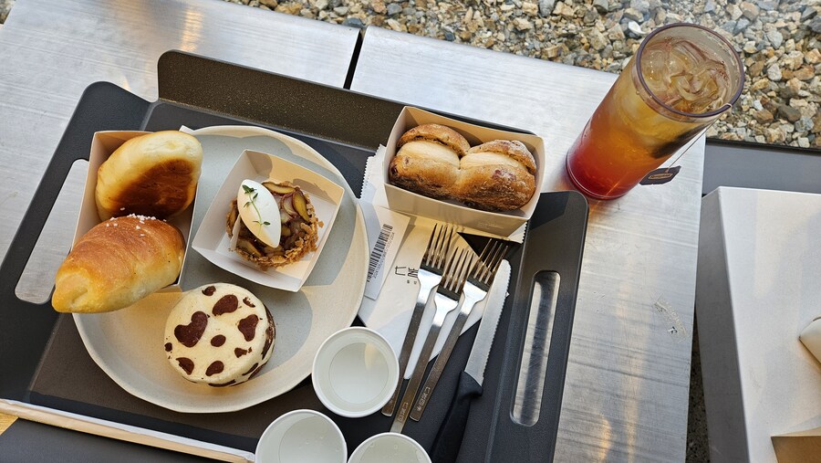 [부산]뷰 분위기 주차 빵 맛 가성비가 괜찮았던 칠암사계_7.jpg