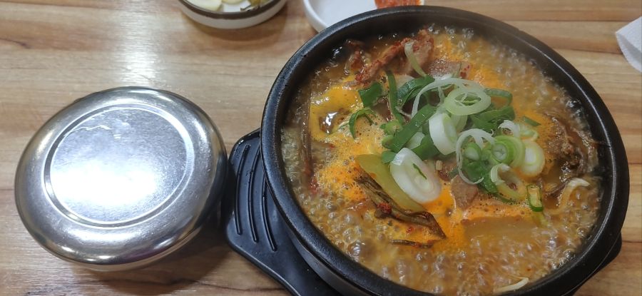 그저 육개장인 소고기국밥_3.jpg