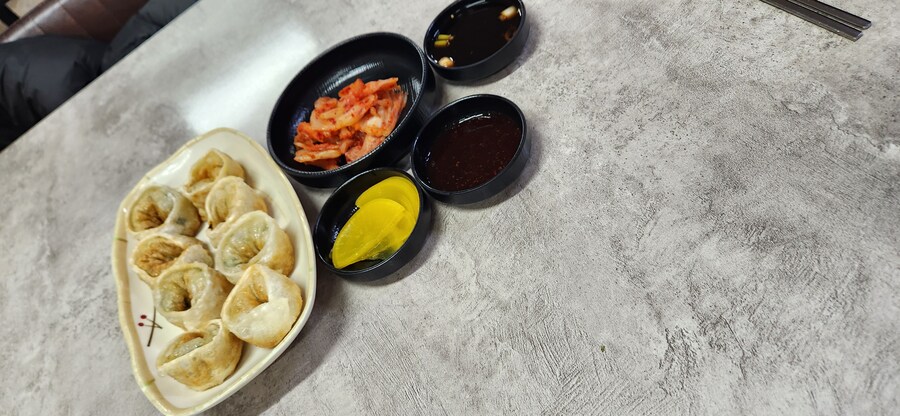 5500원 잔치국수 곱빼기+군만두_1.jpg