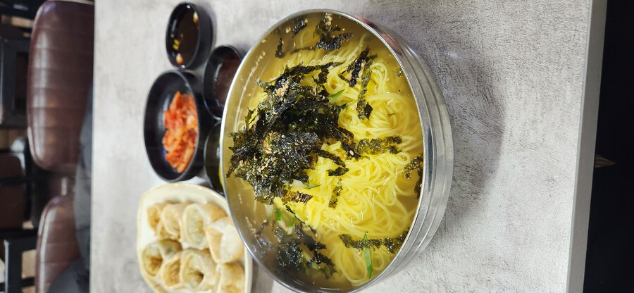 5500원 잔치국수 곱빼기+군만두_2.jpg