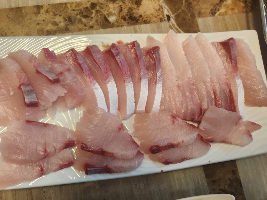 오늘 방어 한상 잘랐습니다._1.jpg