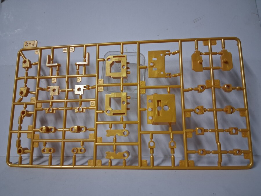 [반다이] SMP 레온 카이저 패키지 구성 및 그레이트 골드란 등 조립 사진_25.jpg