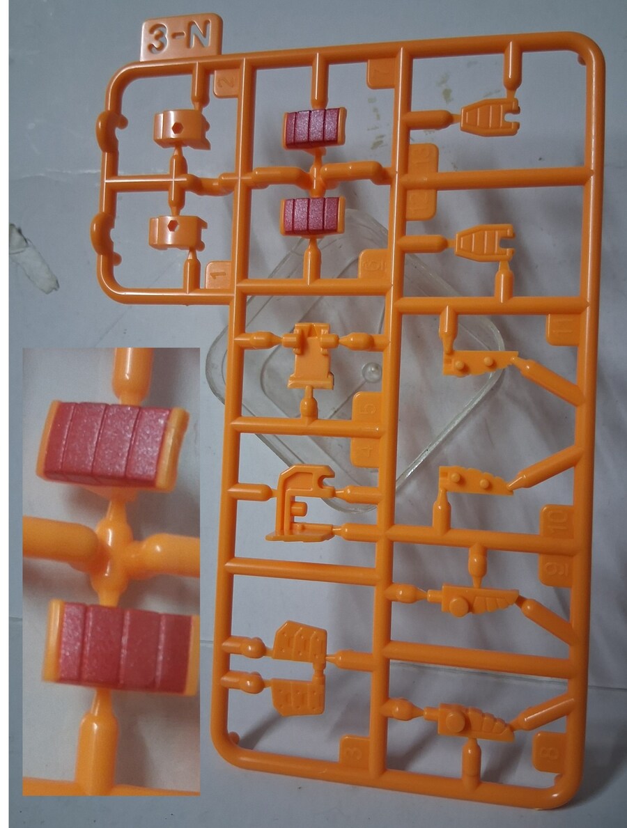 [반다이] SMP 레온 카이저 패키지 구성 및 그레이트 골드란 등 조립 사진_28.jpg