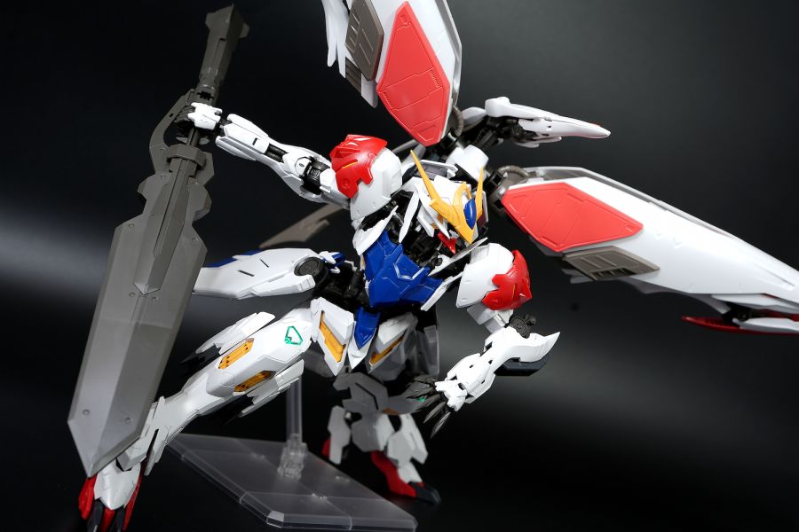 MG 발바토스 루프스 먹선 + 데칼 / HG 발큐리아 버스터 소드 조합 사진_8.jpg