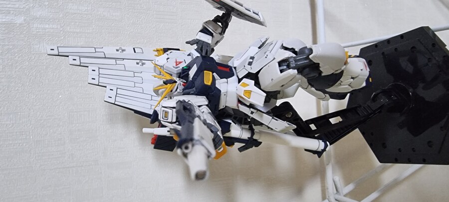 건프라) rg뉴건담 먹선 데칼 마감완성. 근데 좀 봐줭._8.jpg