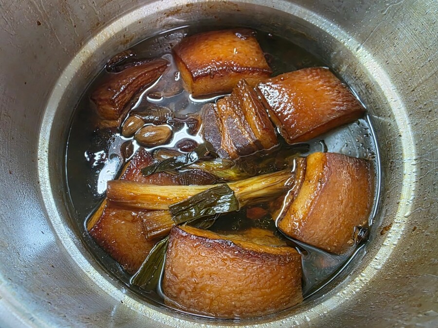 직장에서 3천원씩 걷어서 해먹는 점심 동파육_6.jpg