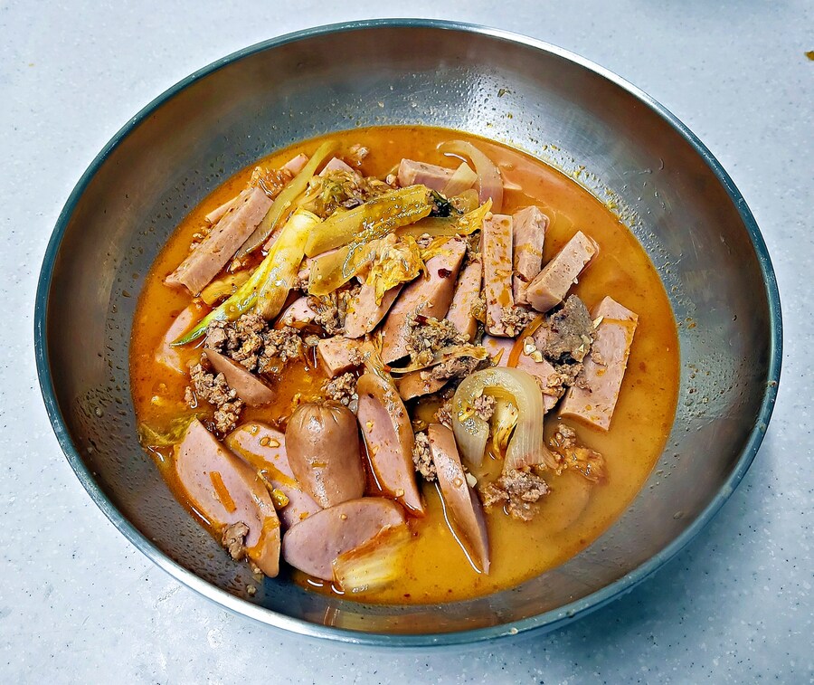 오늘의 점심 - 부대찌개_3.jpg