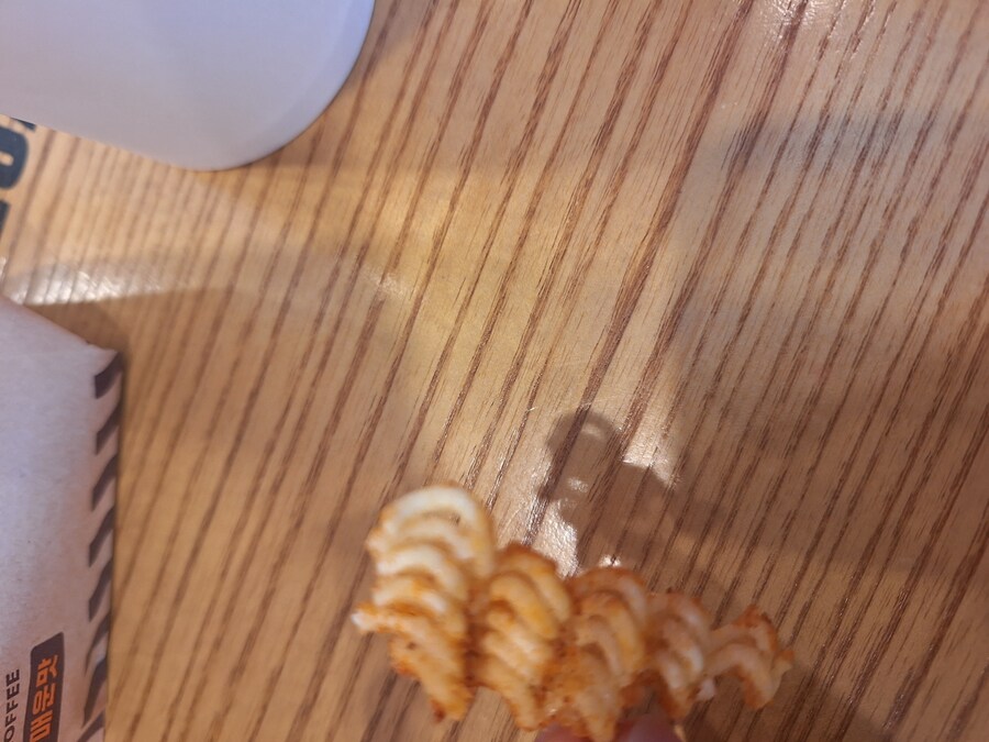 메가커피 엠지씨네 라면땅_3.jpg