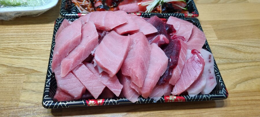 도쿠리에 참치회_4.jpg