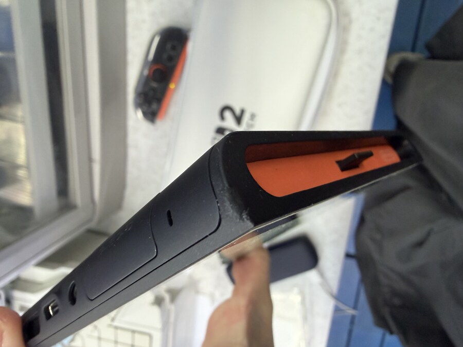 스위치2 수리 맡겼다가 파손입고 돌아왔습니다._1.jpg