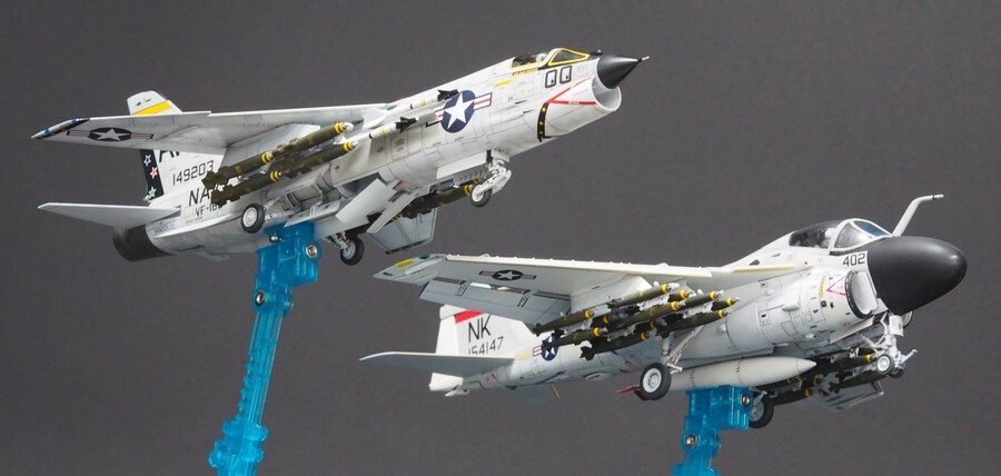 Academy 1/72 F-8E Crusader_10.jpg