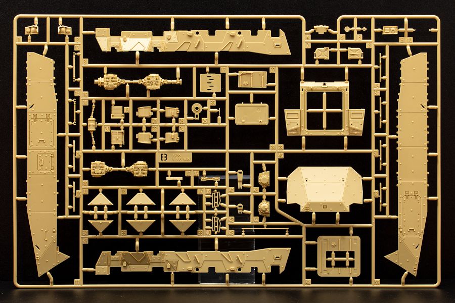 [아카데미 과학] 1/35 대한민국 육군 K808 차륜형 장갑차 샘플 런너 사진_13.png