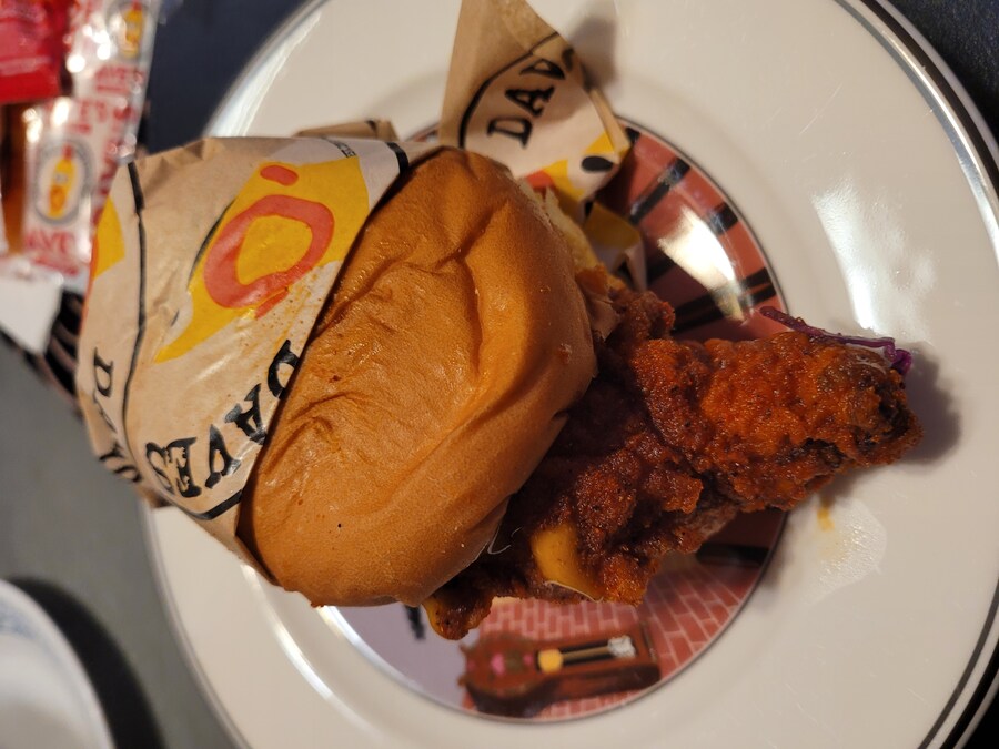 데이브의 핫 치킨_3.jpg