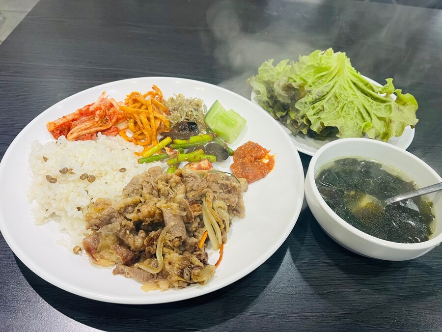 우삼겹에 상추쌈_1.jpg