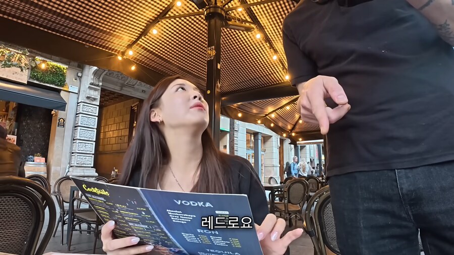 시청자들이 전혀 공감하지 못하는 여행 유튜버.jpg_10.png