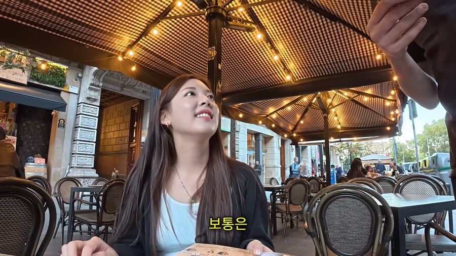 시청자들이 전혀 공감하지 못하는 여행 유튜버.jpg_16.png