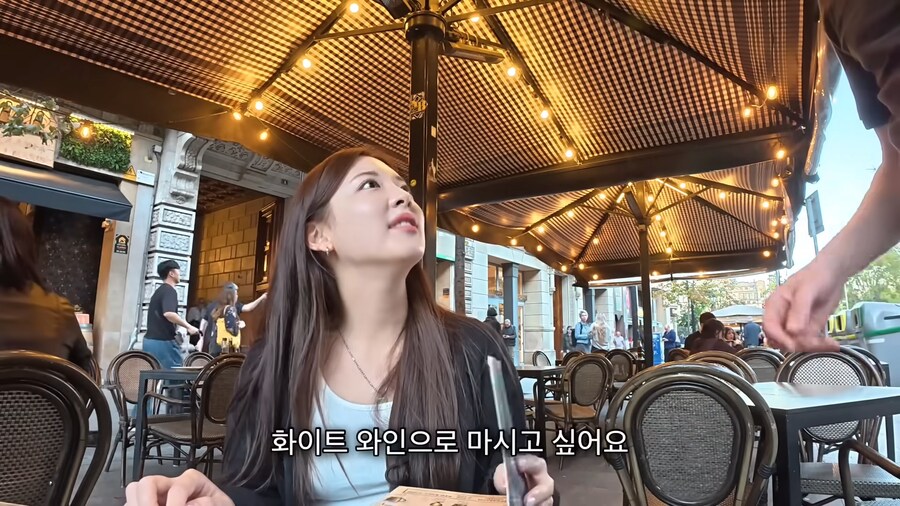 시청자들이 전혀 공감하지 못하는 여행 유튜버.jpg_20.png