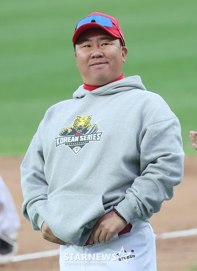 지금 무슨생각 중일지 제일 궁금한 사람_1.jpg