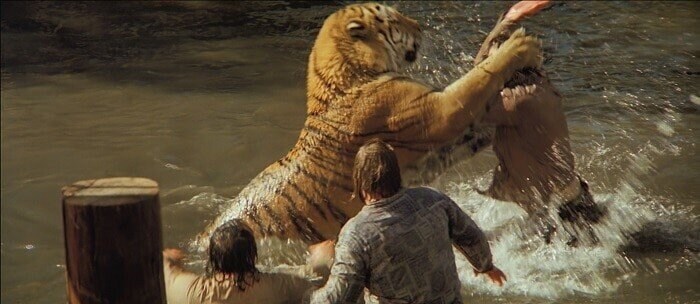 CG를 사용하지 않고 찍었다는 영화.mp4_2.jpg