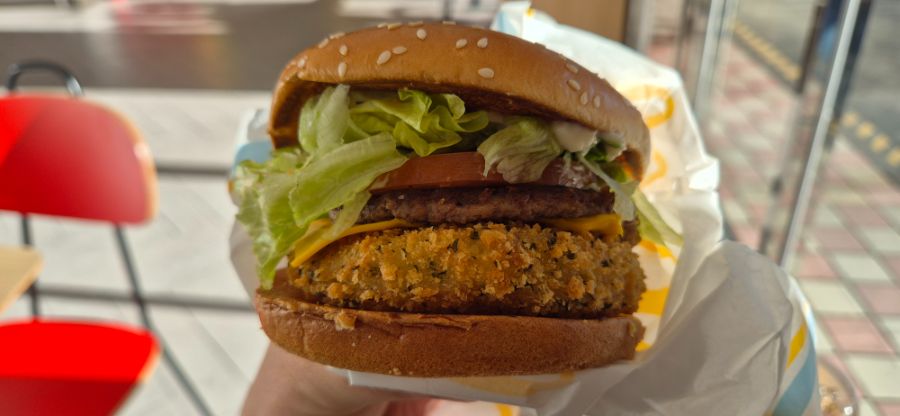 맥도날드에서 크리스마스 트러플 치즈 버거 세트를 먹어봤습니다._4.jpg