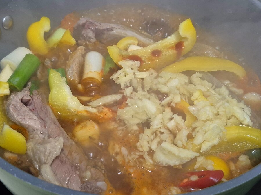 통뼈 물갈비 & 오리알 후라이_5.jpg