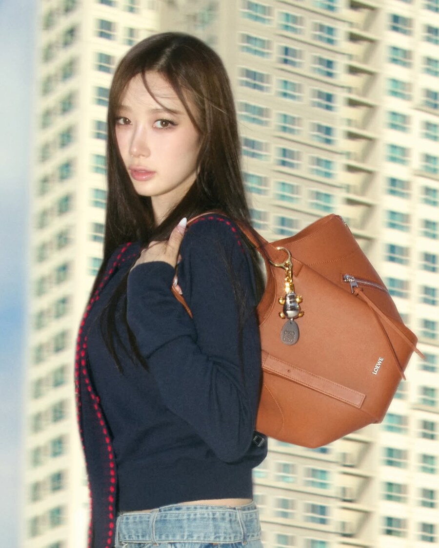 [에스파] 지젤 로에베 캠페인 비하인드 💛_5.jpg