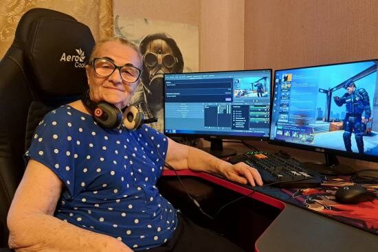 78세 할머니의 카스실력.gif_1.jpg