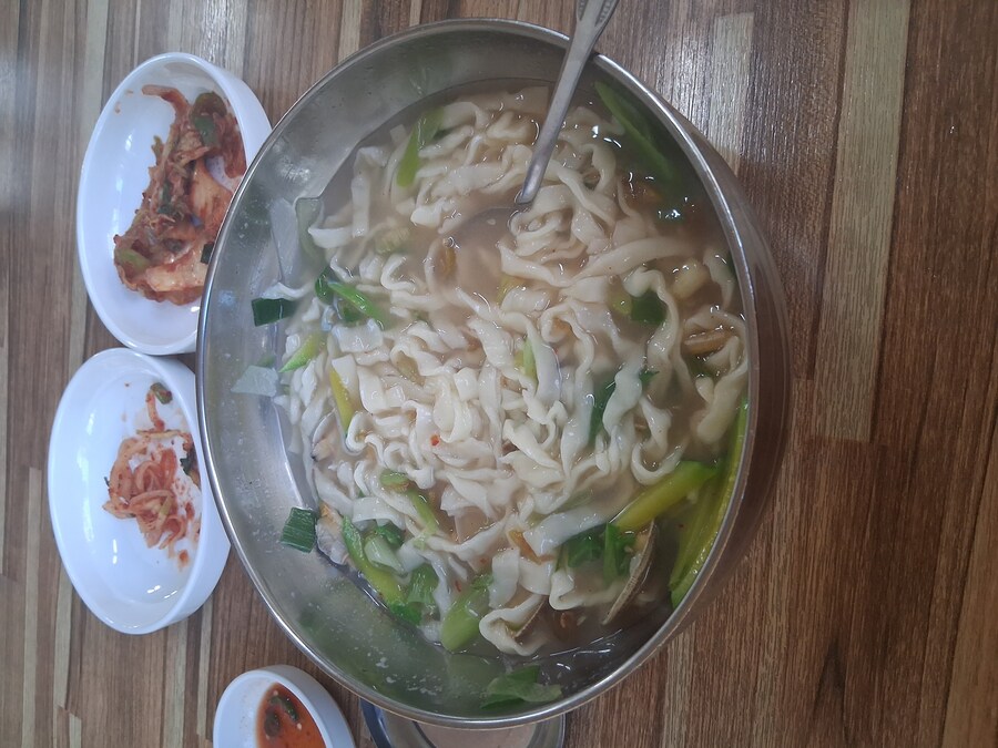 강추위라 칼국수 먹으러옴_9.jpg