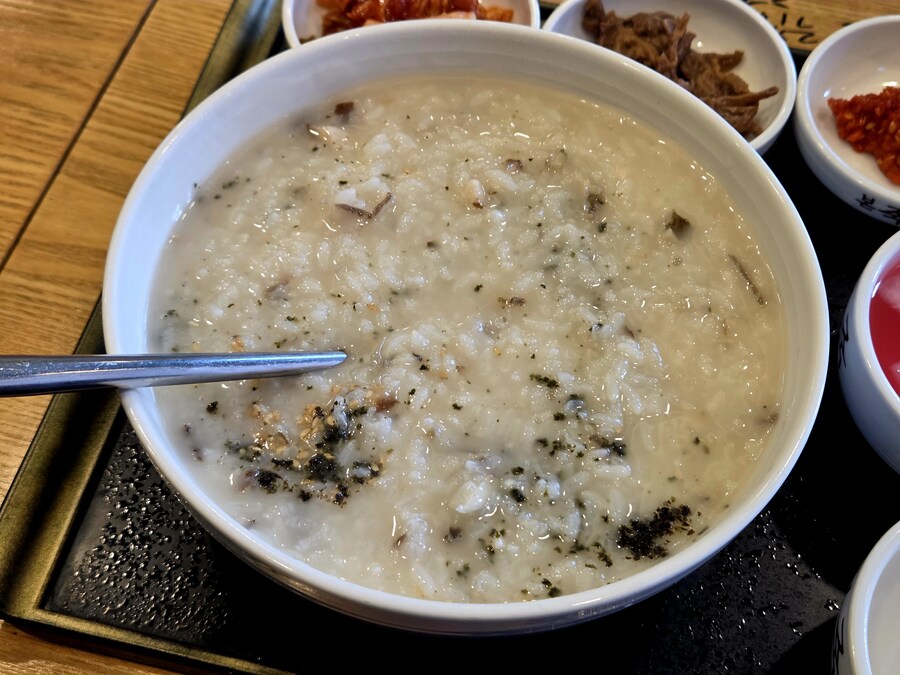 본죽 진전복죽_2.jpg