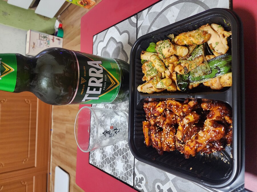 너무 추워서 치킨 사왔어...._1.jpg