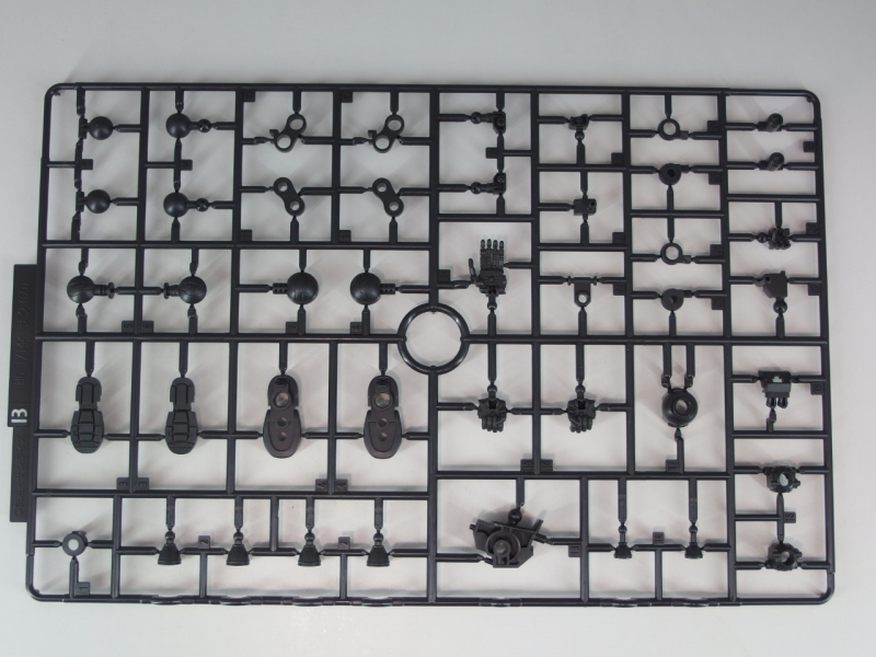 HG GQ 1/144 샤아 전용 자쿠 런너 사진_3.jpg