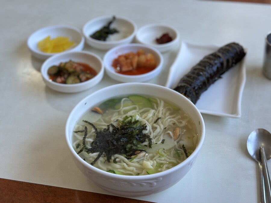 점심은 칼국수_3.jpg